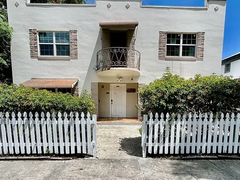 801 Grove St N #6 — Photo 1