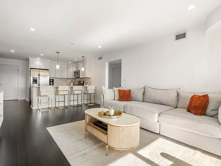 770 Washington Ave #404 — Photo 4