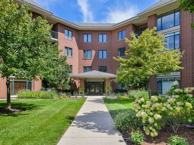 875 E 22nd St #A206, Lombard, IL, 60148
