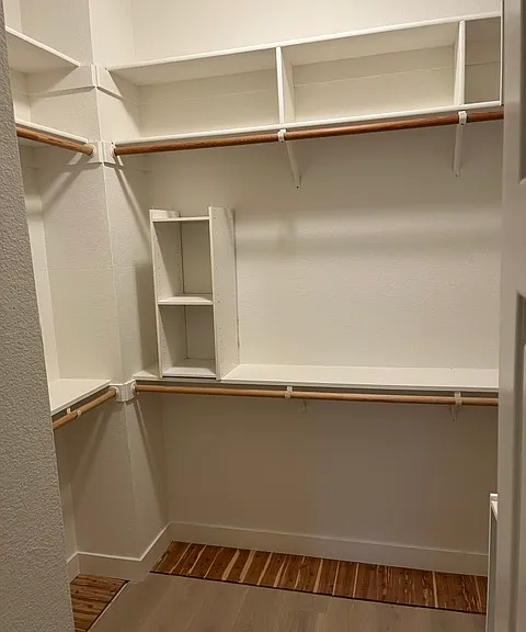 Master Bedroom Walk In Closet