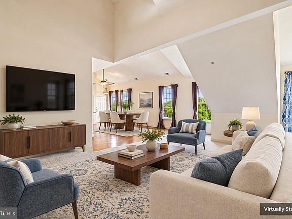 3rd image of 603 7th St Suite 402