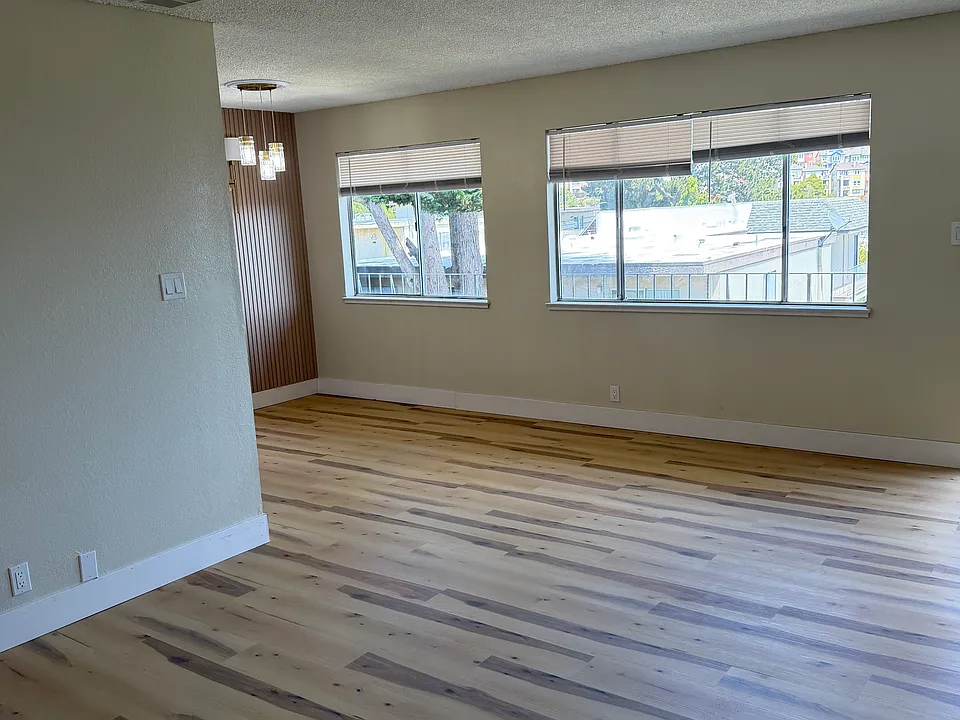 21 Lewis Ave #7
