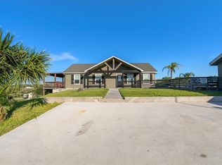 101 Wagon Trl, Sandia, TX 78383