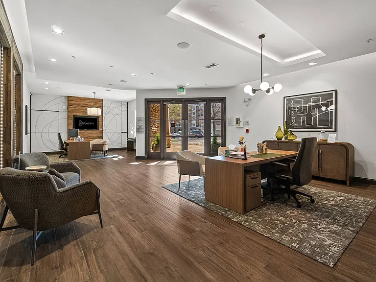 1010 Dilworth Apartments — Photo 30