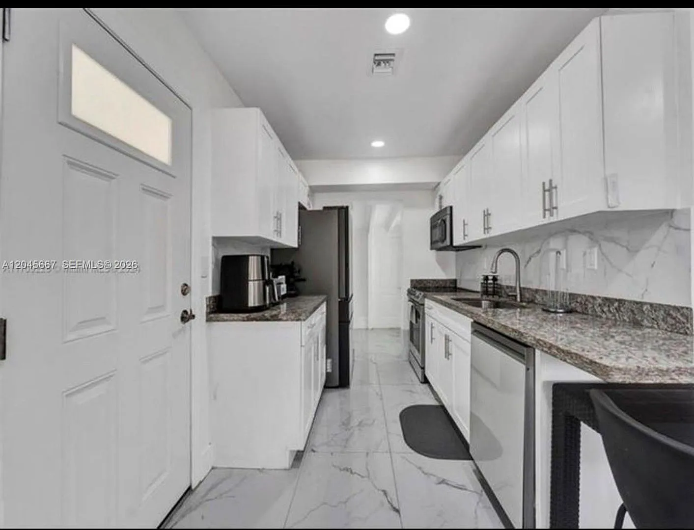 2730 NE 16th Avenue 0, Pompano Beach, FL 33064 - 6949 — Photo 2