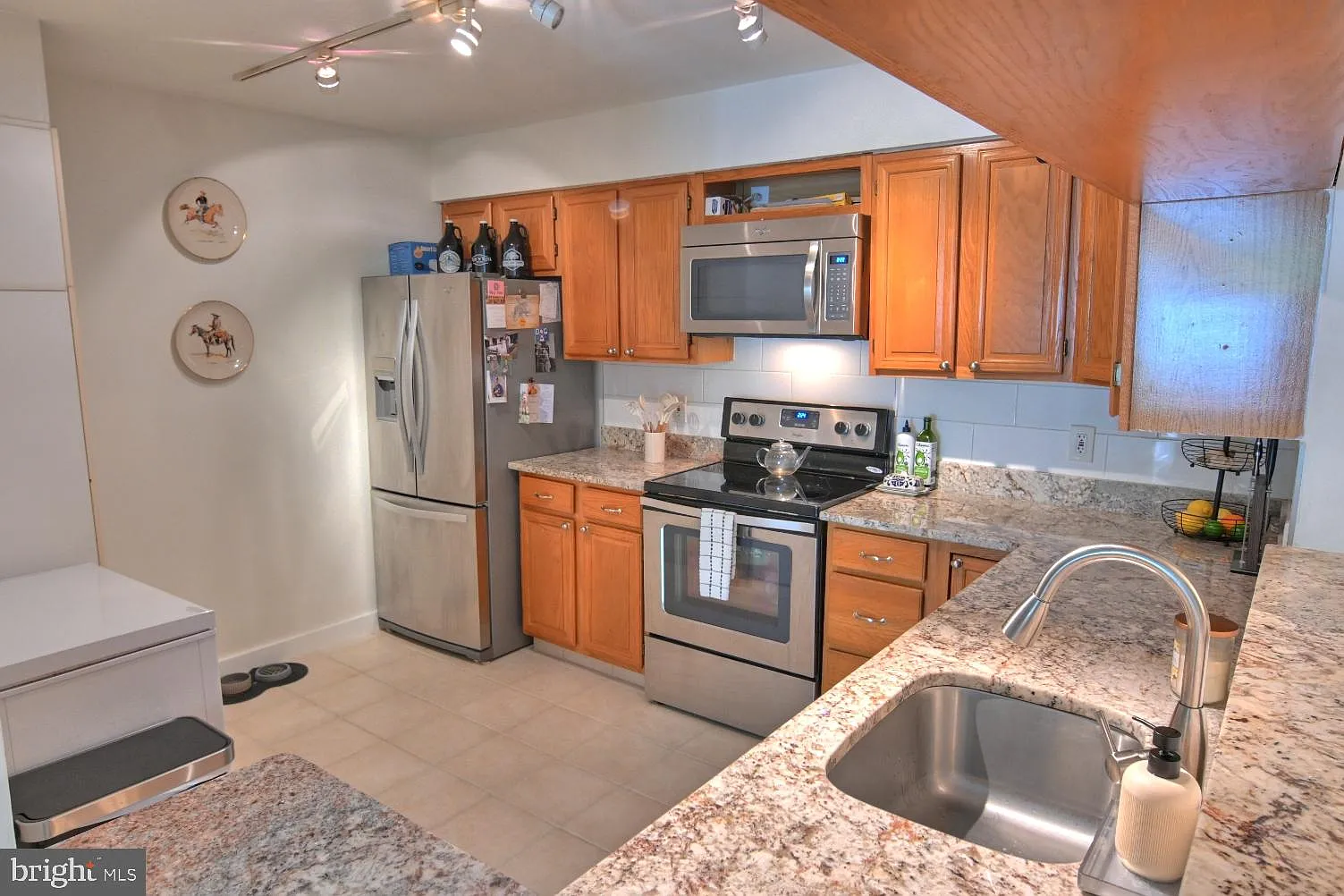 2 bed, 2.0 bath, 1255 sqft, $2,750 — Photo 3