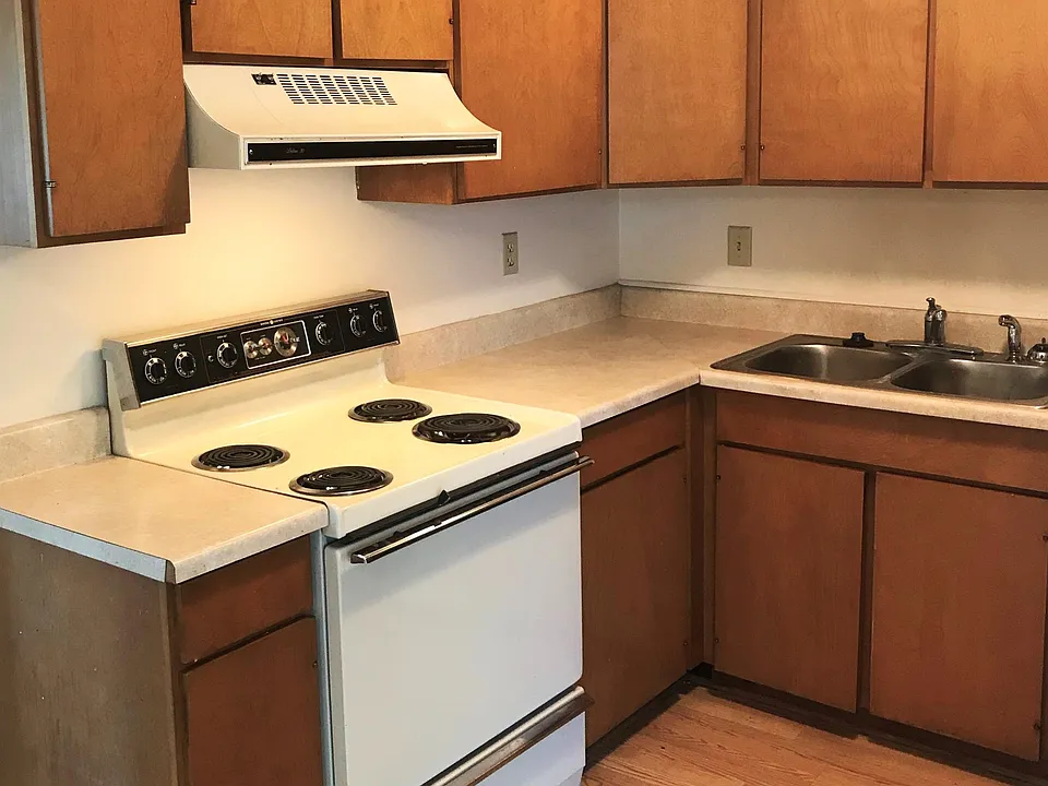 Kitchen, Real Wood Cabs