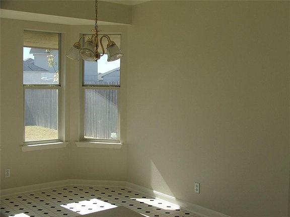 3rd image of 1212 Nightshade Ln