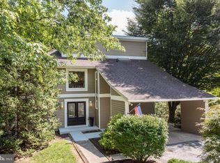 16 Ridge View Dr, Westminster, MD 21157