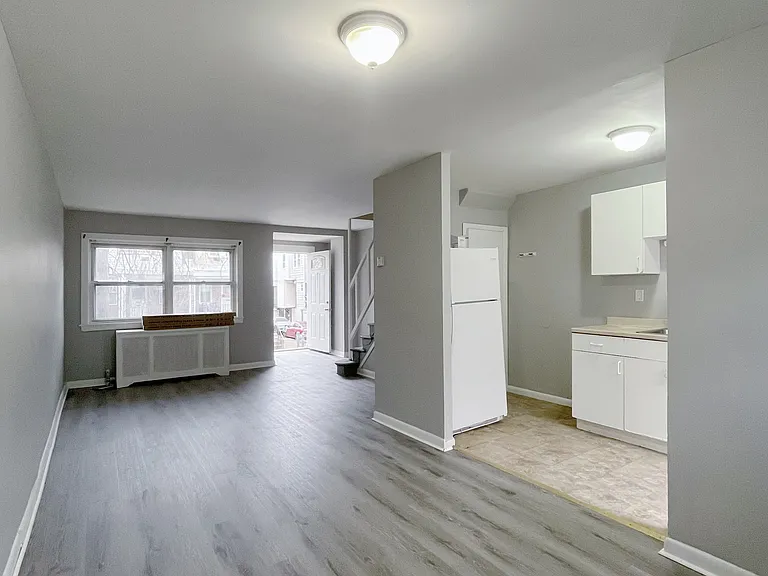 4717 Vista St — Photo 1