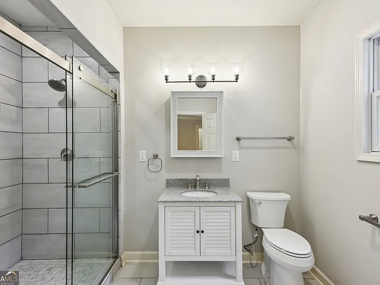 1500 N Highland Ave NE — Photo 12