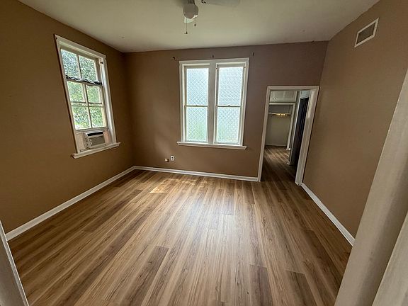 5th image of 210 N Steele Ave #A