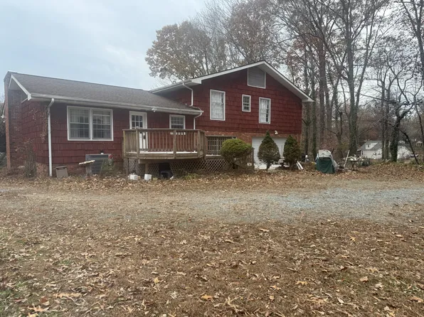 210 Wicklow Rd, Winston Salem, NC 27106