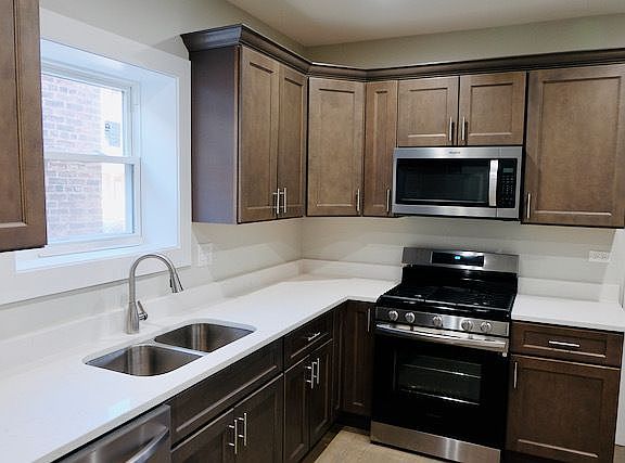 4th image of 4346 W Parker Ave #1
