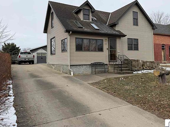 2nd image of 403 N Franklin St