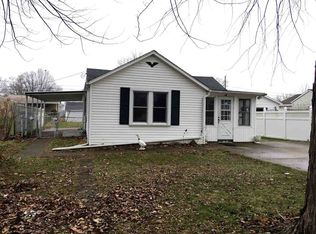 903 6th St, Colona, IL 61241