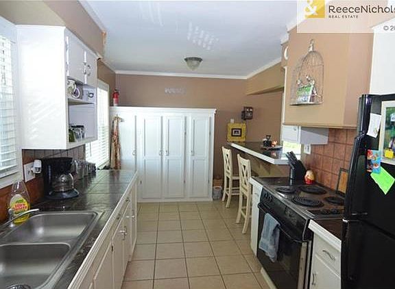 Built in kitchen cabinets