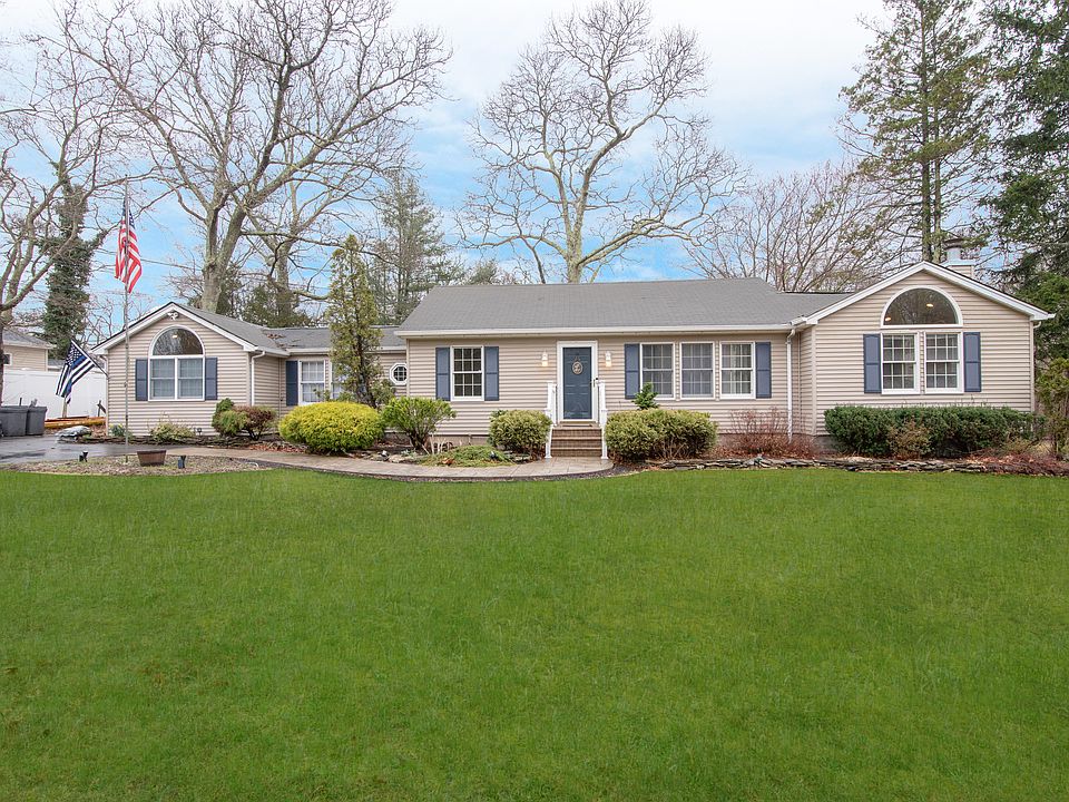 1st image of 20 Cynthia Ln