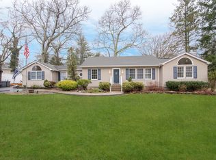 20 Cynthia Ln, Center Moriches, NY 11934