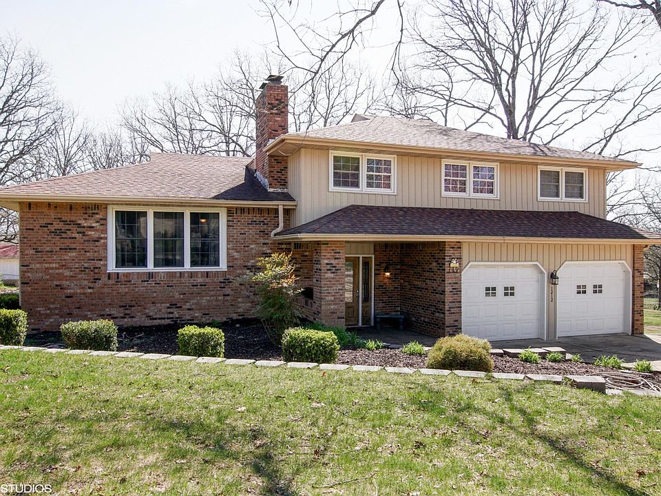 01_1212StoneyDr_57_FrontView_HiRes
