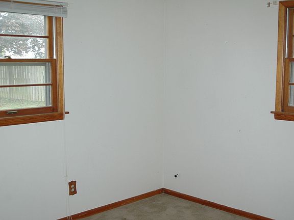 5th image of 4725 S Arlington Ave
