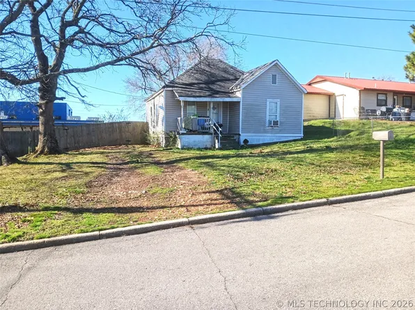 715 W Keetoowah St, Tahlequah, OK 74464