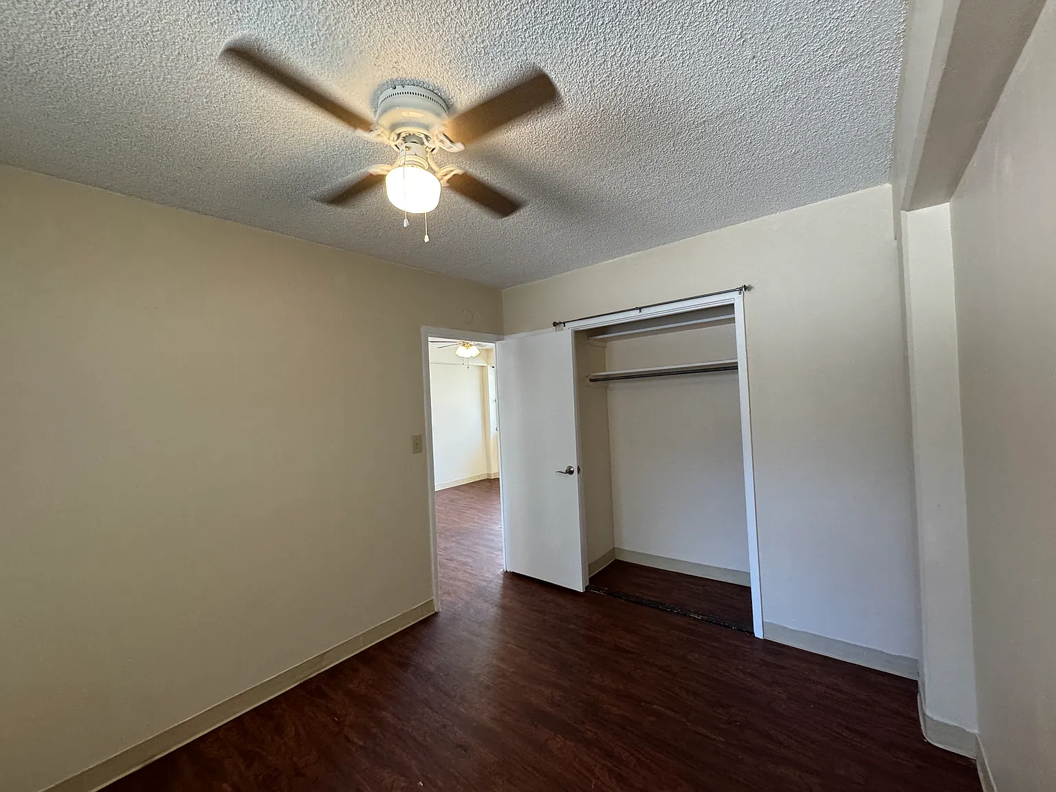 2 bed, 550 sqft, $2,400 — Photo 3