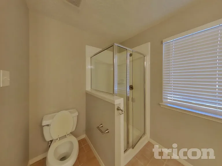 513 Valley View Dr — Photo 9