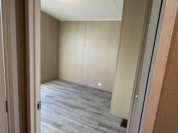 3rd image of 3900 Lenore Dr #180