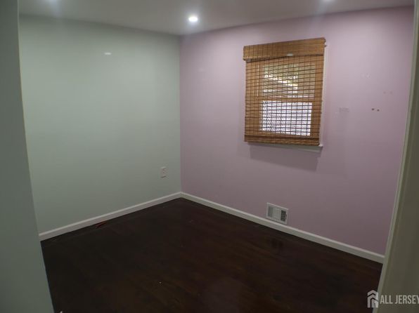 39 Kathleen Pl
