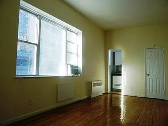 Rented by Siderow Residential Group