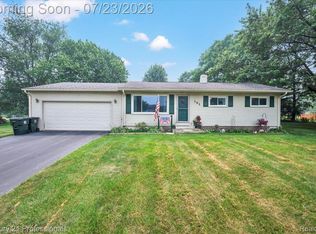 161 Eastview St, Lake Orion, MI 48362
