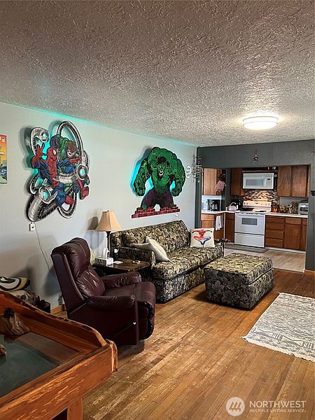 2nd image of 27407 W Street