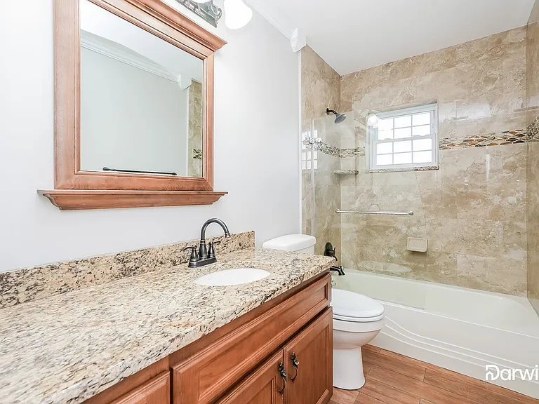 2120 Creekbend Dr — Photo 12