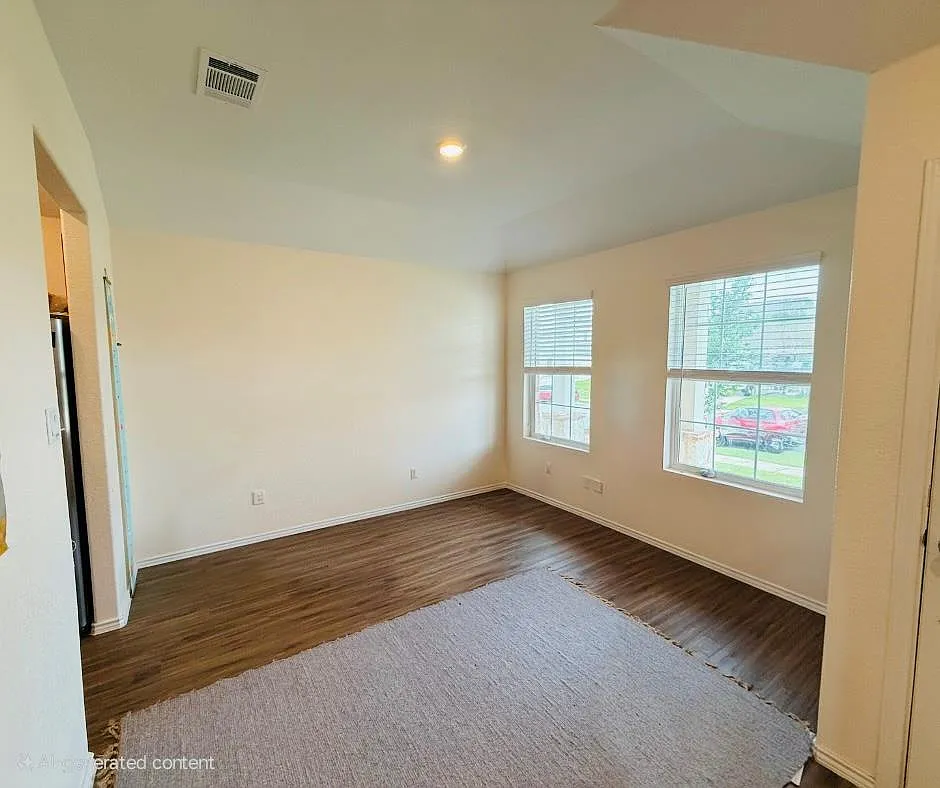 3 bed, 2.0 bath, 1772 sqft, $2,150 — Photo 3