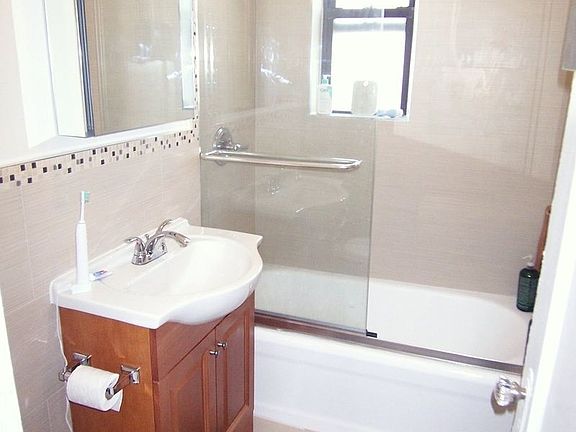 2nd image of 28-40 34th St #3A