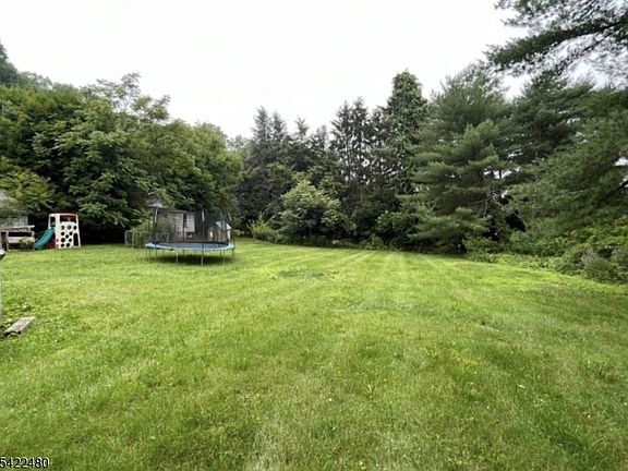3rd image of 60 Vail Rd