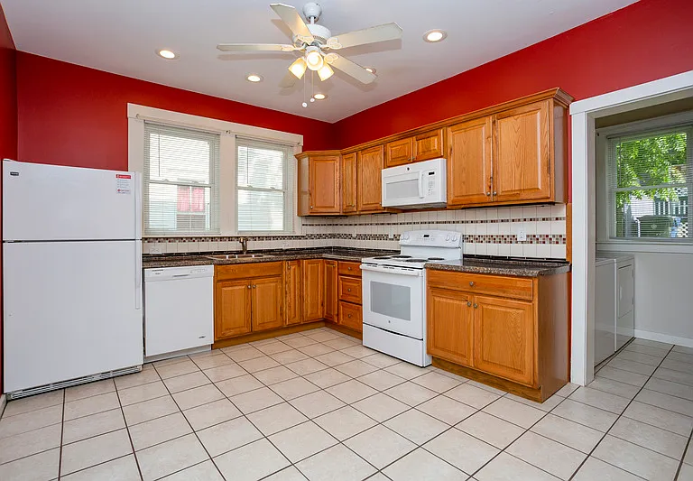 73 Maple Ave — Photo 3