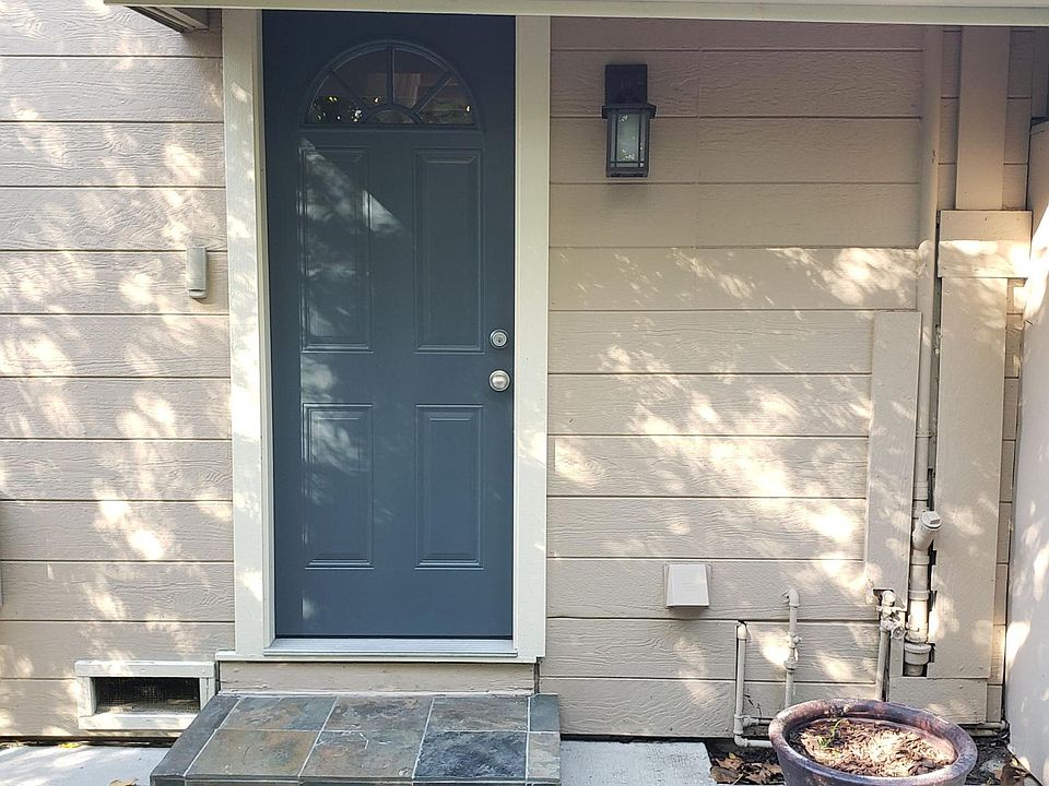 1st image of 638 N San Pedro St #B
