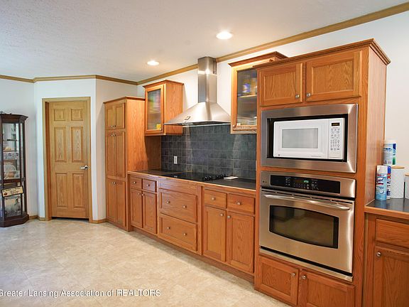 4th image of 12995 Charlotte Hwy