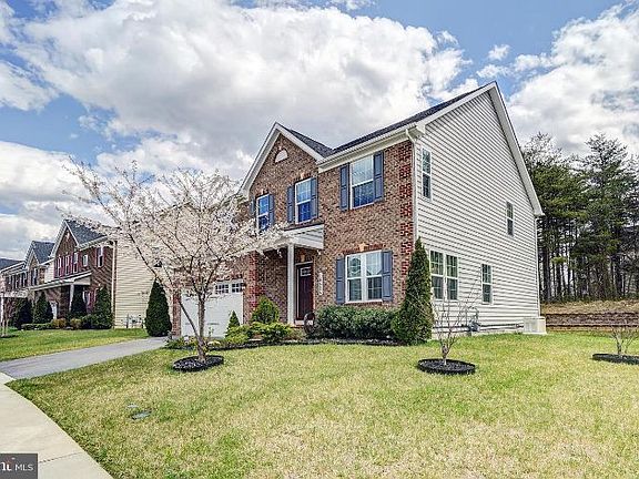 3rd image of 14505 Highbury Ln