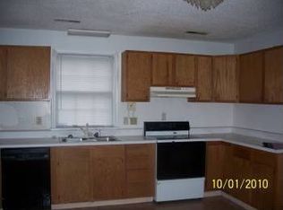 1736 Youngs Rd, Petersburg, VA 23803