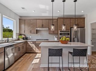 415 Vinroot Aly, Charlotte, NC 28217