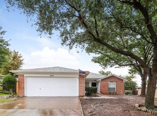 649 Cedar Ridge Ln, Burleson, TX 76028
