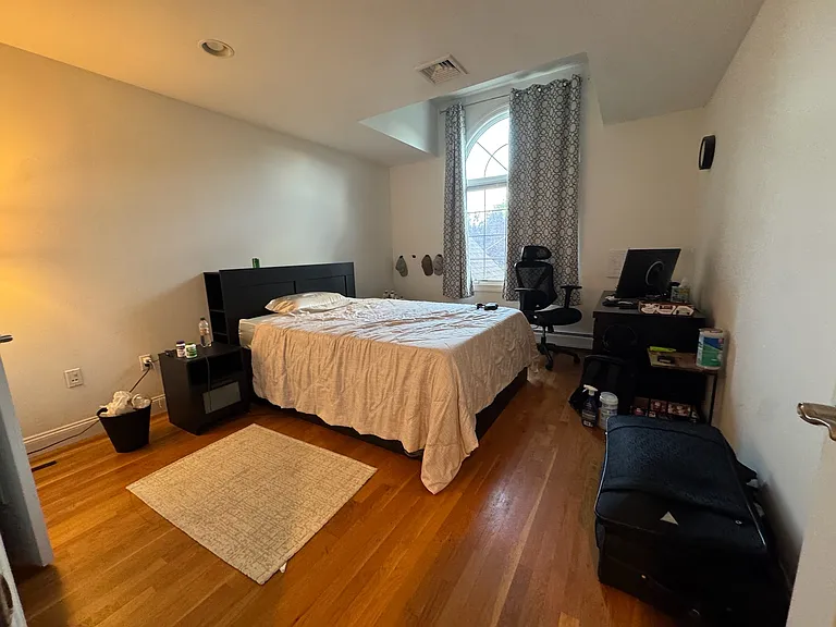 2133 Linwood Ave — Photo 20