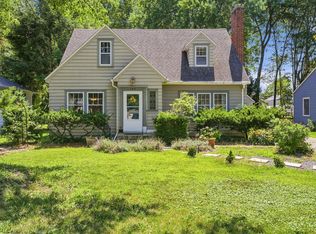140 Orchard Ln, Benton Harbor, MI 49022