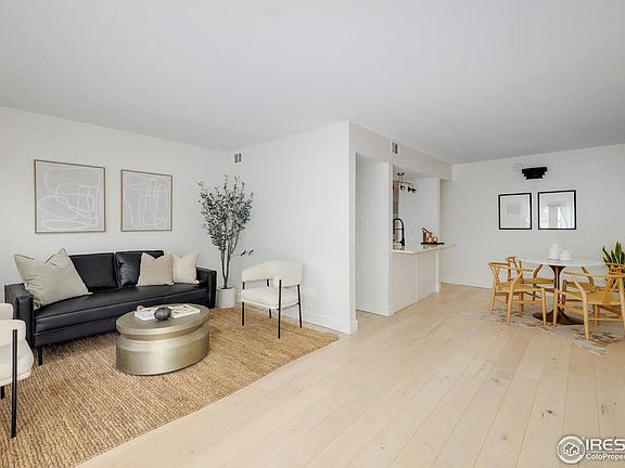 4th image of 1111 Maxwell Ave #108