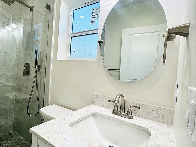 9318 Encino Ave — Photo 12