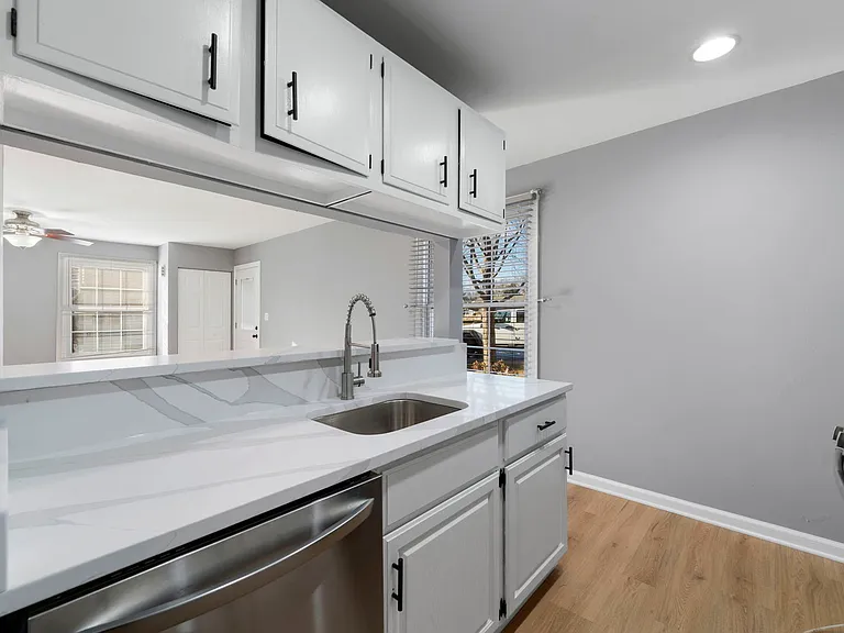 413 Sidney Ave #A — Photo 7