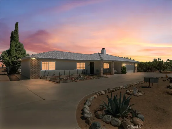 12190 Mission St, Oak Hills, CA 92344